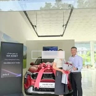 Kia Bắc Kạn - Một buổi xem xe thực tế của khách hàng.